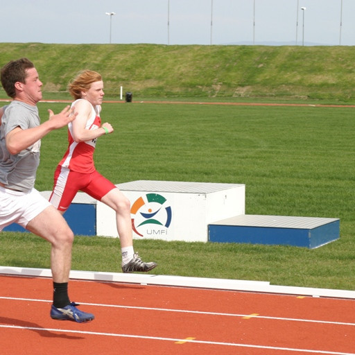 Sindri að keppa í 100m