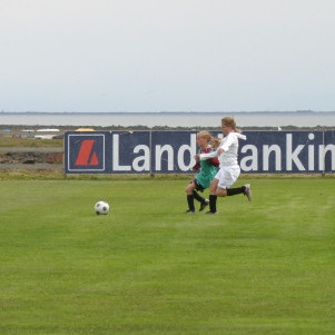 Eva Margrét í hörku baráttu um boltann