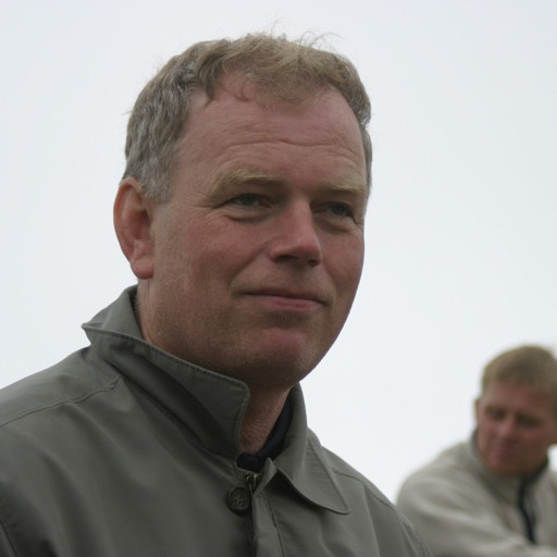 Bjarni að fylgjast með gangi mála