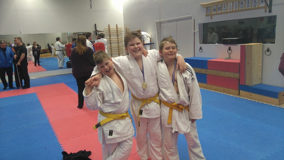 Þessir hressu drengir kepptu fyrir hönd Tindastóls á Íslandsmóti yngri flokka í júdó. Frá vinstri: M…