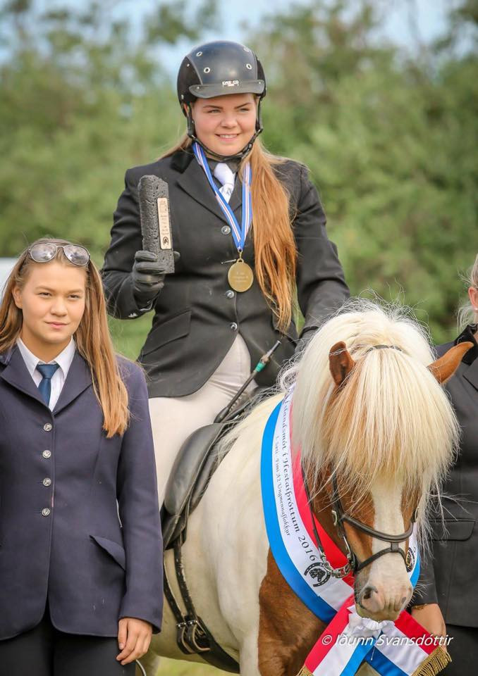 Ásdís Ósk Elvarsdóttir og Hlekkur frá Lækjamóti Íslandsmeistarar 2016 í fimi ungmennaflokki. Mynd: H…