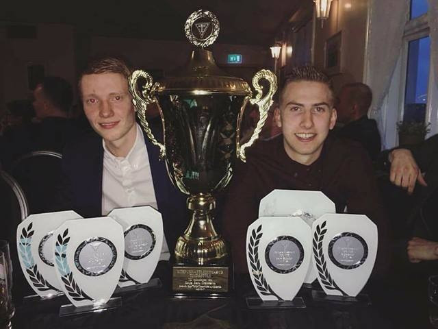 Viðar og Pétur Rúnar með verðlaunin.