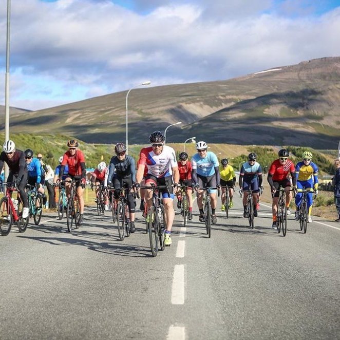 Hjólreiðakempur þeysa af stað í blíðunni 2019. Mynd frá Feykir.is 
Ljósmyndari HJALTI ÁRNA