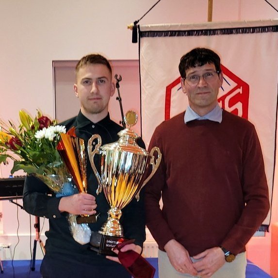 Pétur Rúnar Birgisson Íþróttamaður Skagafjarðar 2022 ásamt formanni UMSS, Gunnar Þór Gestson. Mynd. …