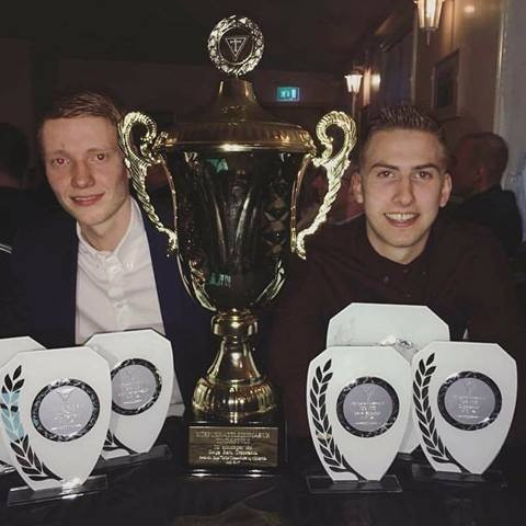 Viðar og Pétur Rúnar með verðlaunin.